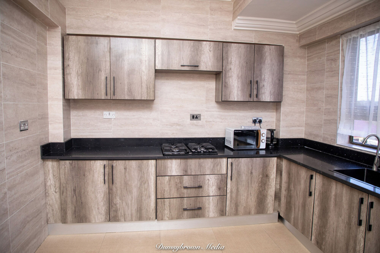 Private kitchen 3, 1 Bed Furnished Apt - Aircon, Wifi, Parking, Accra