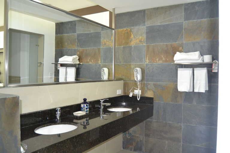 Bathroom 5, San Jose de Puembo Quito Airport, an Ascend Collection Hotel, Quito