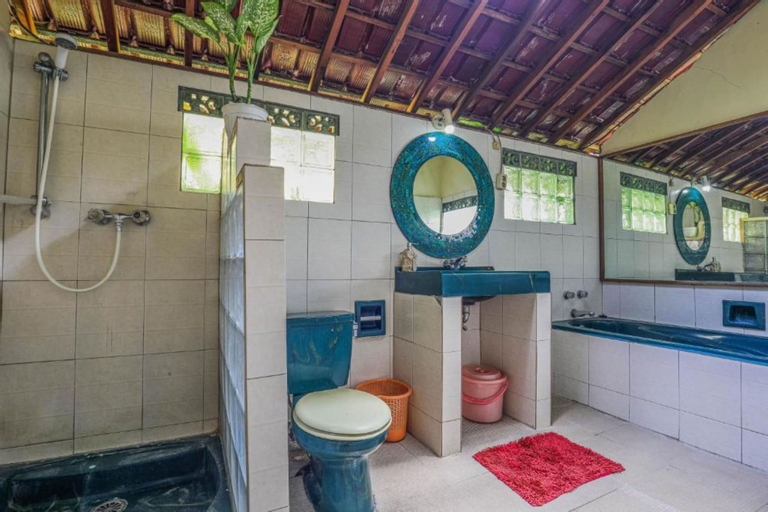 Bathroom 8