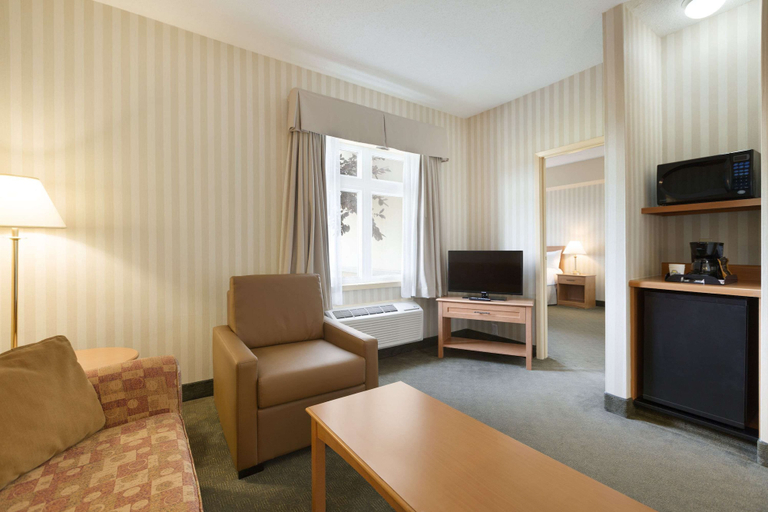 Others 5, Days Inn by Wyndham Orillia, Simcoe