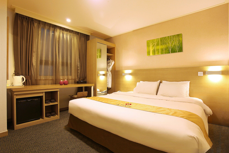 Bedroom 2, Hotel Skypark Jeju 1, Jeju
