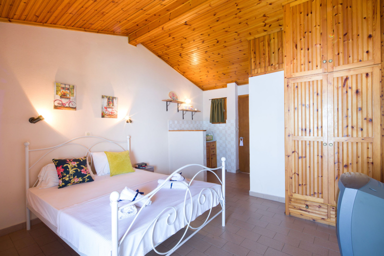 Bedroom 4, Casa dei Venti - Sea View Apartments, Ionian Islands