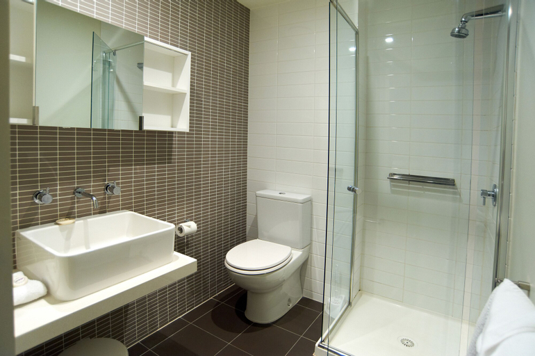 Bathroom 15