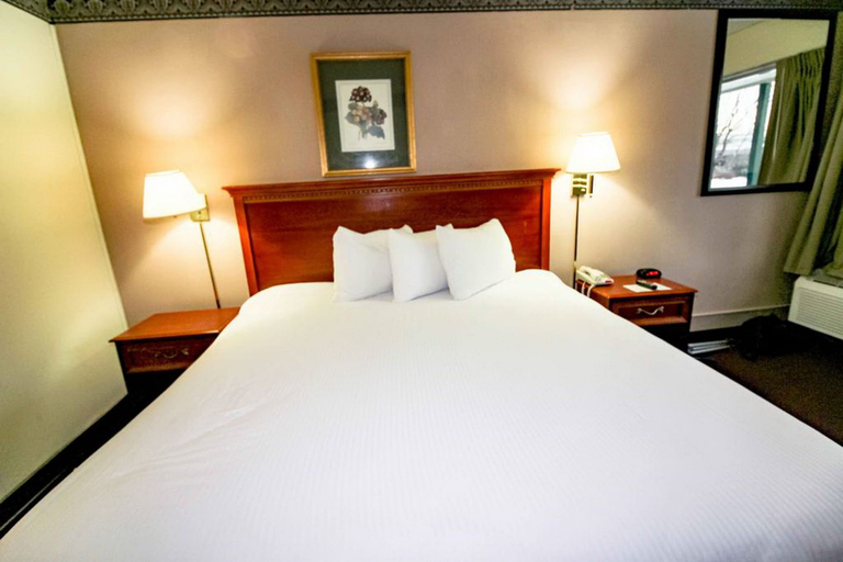 Bedroom 4, Newburgh Inn, Orange