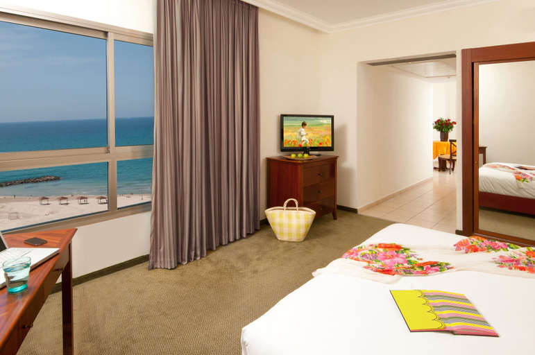 Bedroom 2, Leonardo Plaza Haifa