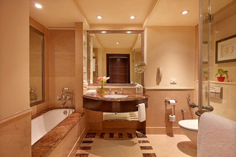 Bathroom 4, ITC Maratha Mumbai, a Luxury Collection Hotel, Mumbai, Mumbai Suburban