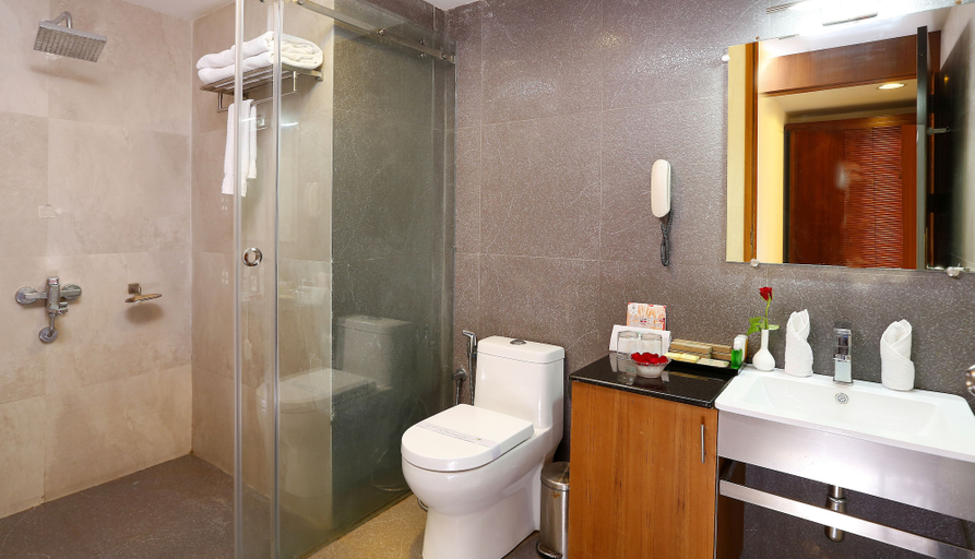 Bathroom, Spicegrove, Idukki