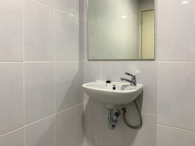 Bathroom 5, Comfortable And Spacious 1Br Tokyo Riverside Pik 2 Apartment, Tangerang
