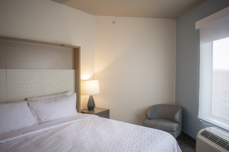 Bedroom 30