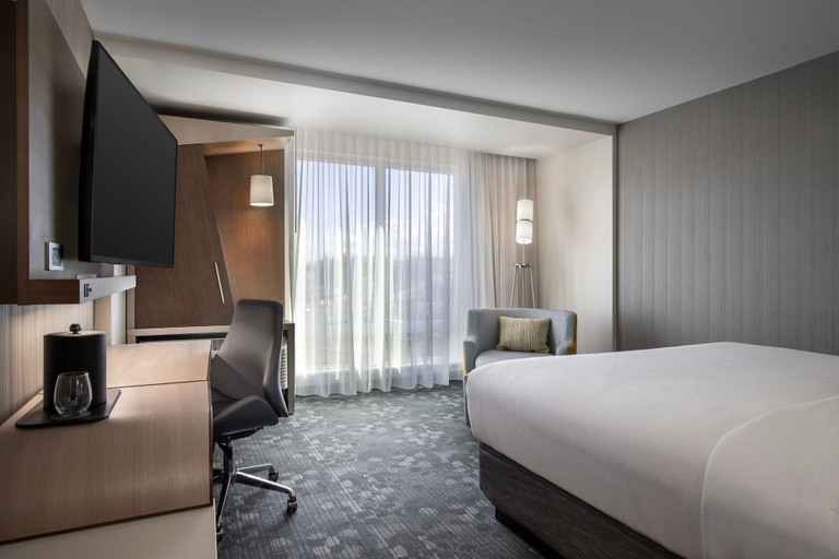 Bedroom 4, Courtyard By Marriott Nanaimo, Nanaimo