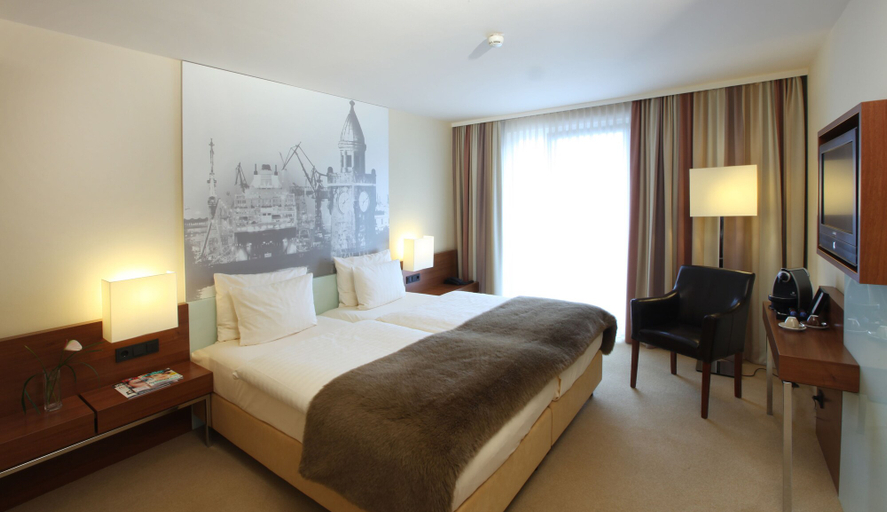Bedroom 2, Lindner Hotel Hamburg Am Michel, part of JdV by Hyatt, Hamburg