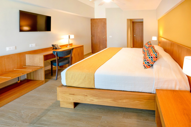 Bedroom 3, Coral Costa Caribe Beach Resort - All Inclusive, Guayacanes