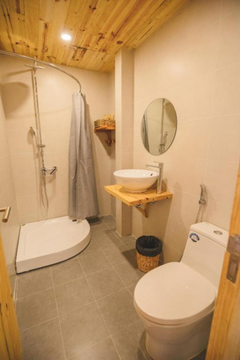Bathroom 4, Lavender Dalat Hotel and Resorts, Đà Lạt