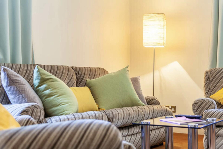 Others 4, Remarkable 3-bed Apartment in London, London