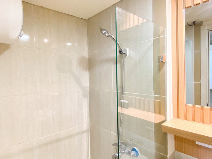 Bathroom 4, Comfort Living And Warm 3Br At Meikarta Apartment, Cikarang