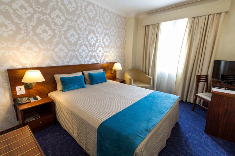Bedroom 3, Hotel Eurosol Gouveia, Gouveia