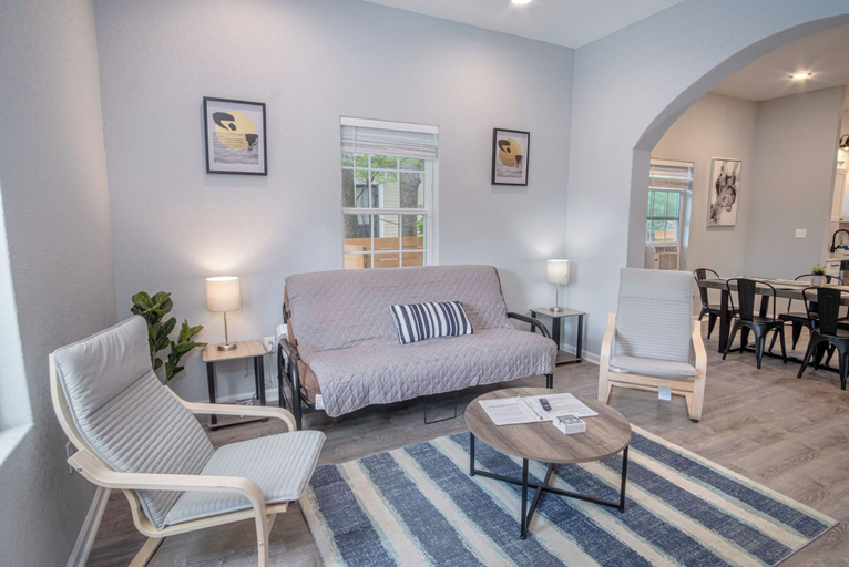 Others 2, Cozy and Lovely 2BR 2BA Apt#a Near Lively Downtown, Bexar