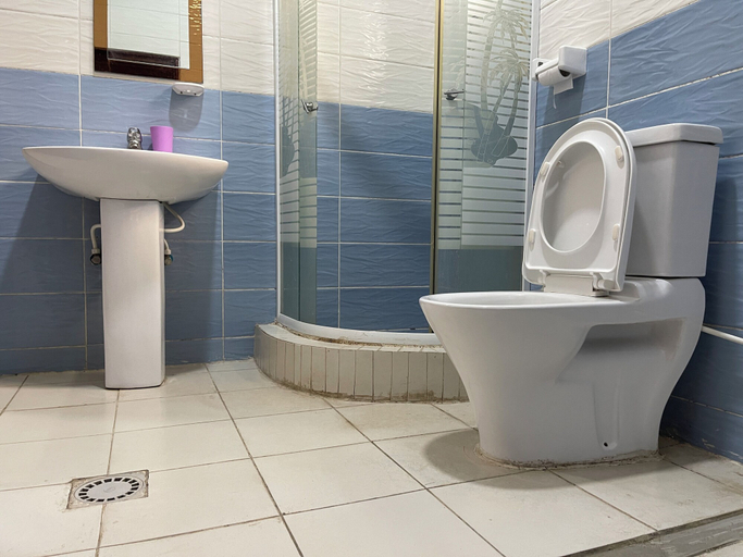Bathroom 4, Virunga House, Musanze