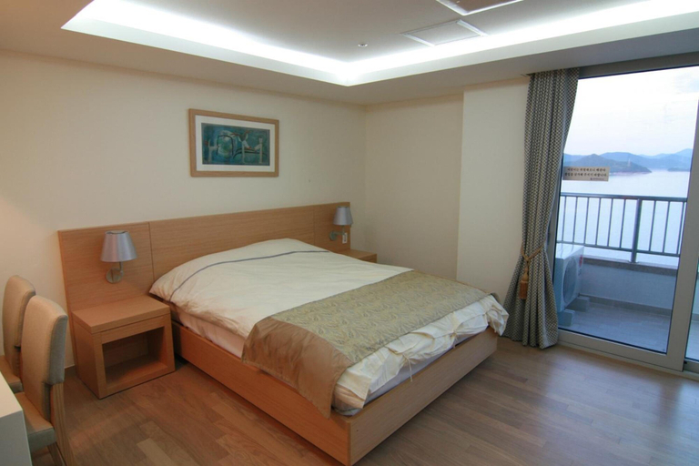 Bedroom 4, Kumho Tongyeong Marina Resort, Tongyeong