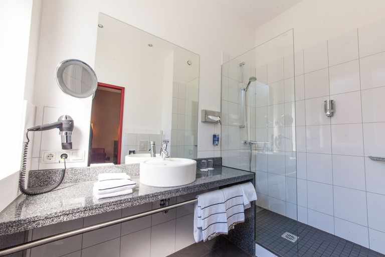 Bathroom 4, NOVINA HOTEL Tillypark, Nürnberg