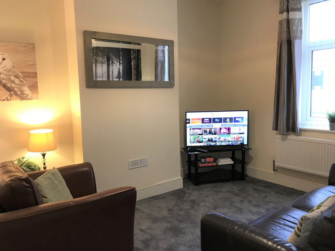 Others 5, Welcoming Spacious 2-bedroom House in St Helens, Saint Helens