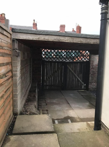 Others 5, Stylish 3 Bedroom House Only 5 Mins From M6/m58, Wigan