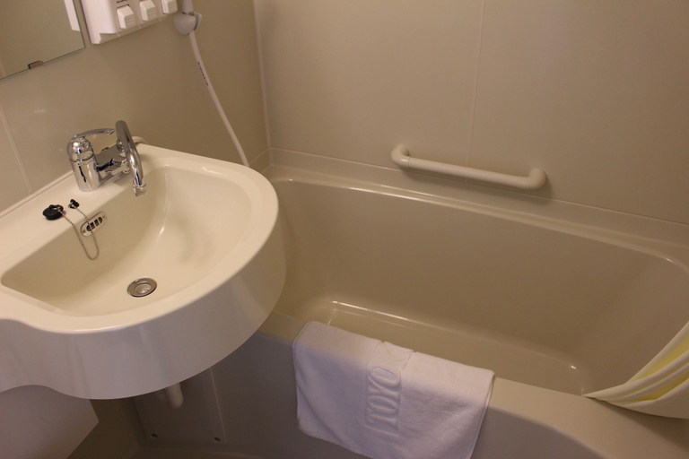 Bathroom 4, Toyoko Inn Hiroshima-eki Shinkansen-guchi No.1, Hiroshima
