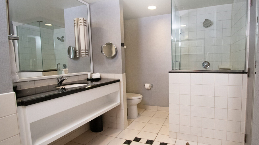 Bathroom 13