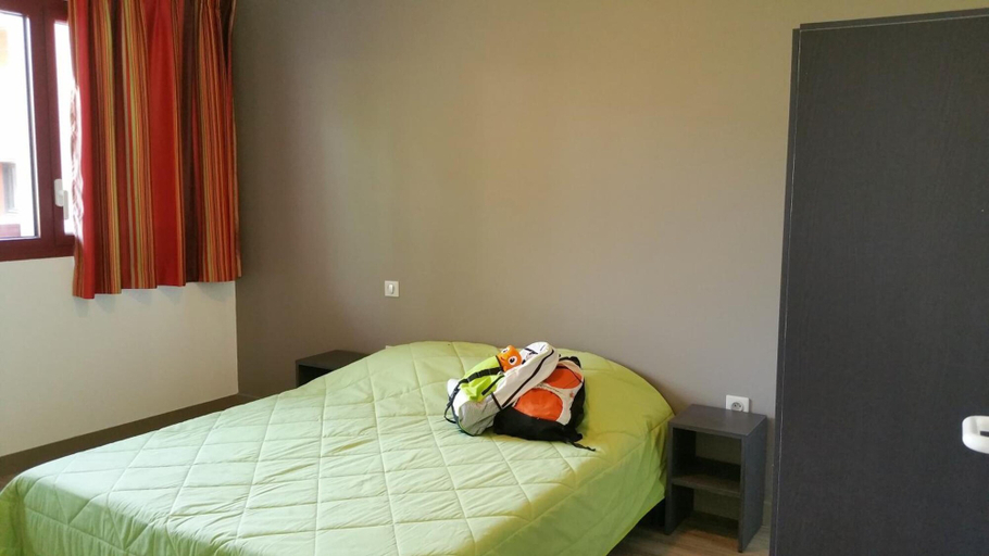 Bedroom 3, VVF Pays Basque Saint-Étienne-de-Baïgorry, Pyrénées-Atlantiques