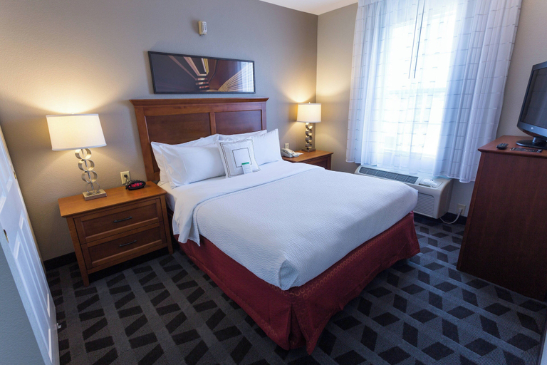Bedroom 3, TownePlace Suites by Marriott Sunnyvale Silicon Valley, Santa Clara