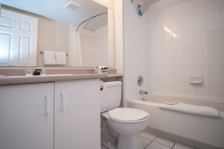 Bathroom 4, Sandman Hotel & Suites Williams Lake, Cariboo