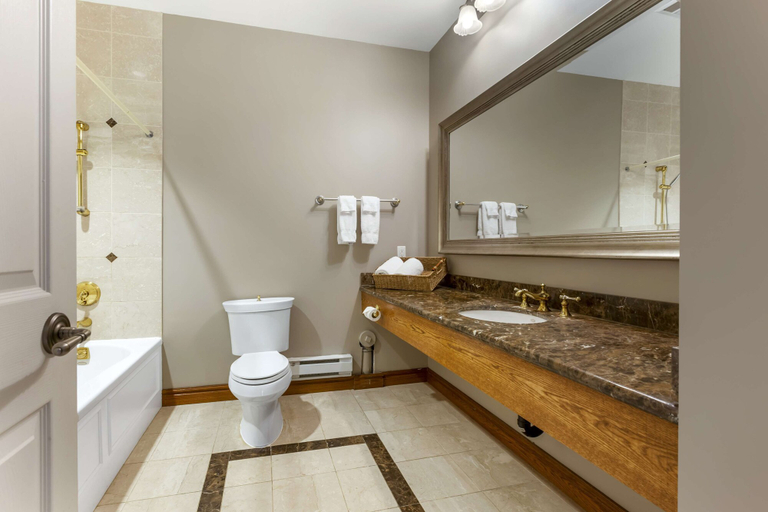 Bathroom 3, Christie's Mill Inn & Spa, BW Premier Collection, Lake Hurron