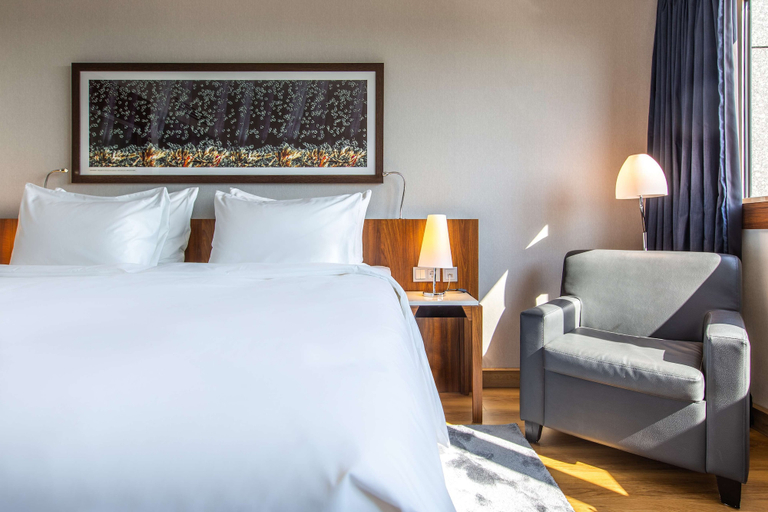 Bedroom 2, Radisson Blu Hotel, Hamburg, Hamburg