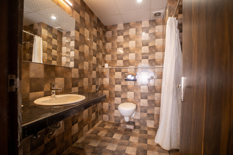 Bathroom 4, Hotel Laxmi Niwas - A Heritage Retreat, Jaipur