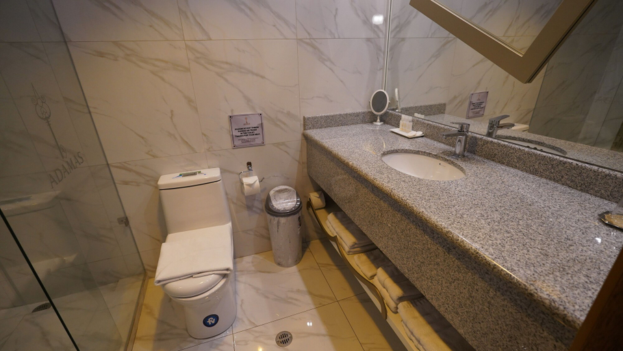 Bathroom 5, Adamas House Hotel, Quito