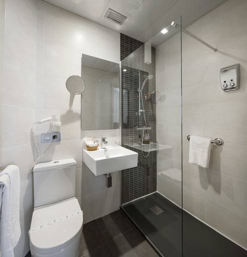 Bathroom 4, Hotel Yoldi, Navarra