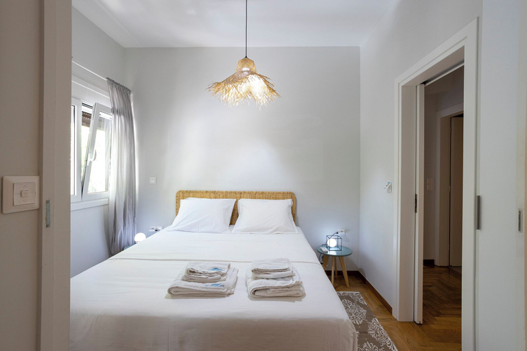 Bedroom 4, Trendy 2 bedroom Apartment 5min to metro, Attica