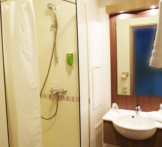Bathroom 5, Adagio Access Lyon Centre Université, Rhône