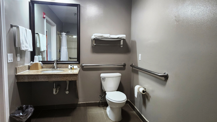 Bathroom 4, Motel 6 Ennis, TX, Ellis