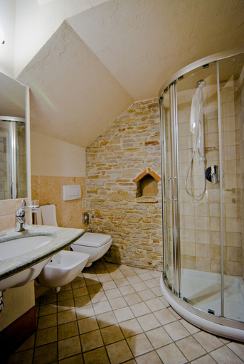 Bathroom 4, Hotel Relais Montemarino, Cuneo