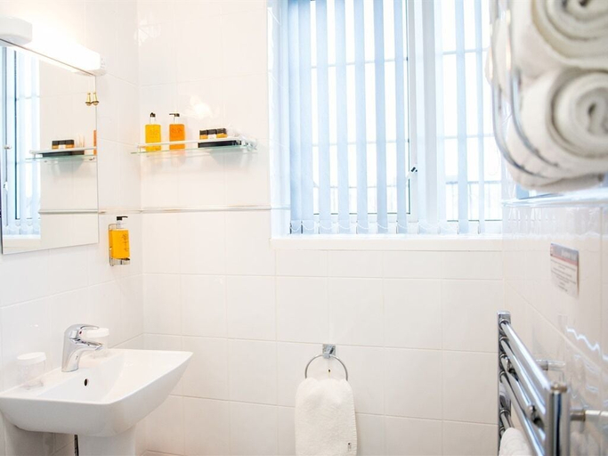 Bathroom 4, Briardene Hotel, Blackpool