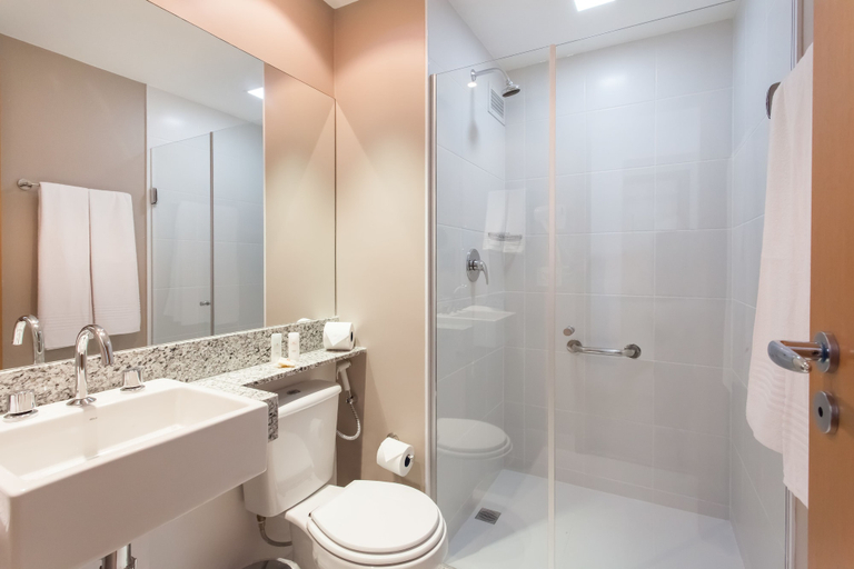 Bathroom 4, Esuites Belo Horizonte Minascasa, Belo Horizonte