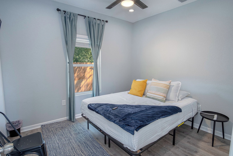 Bedroom 2, Delightfully Renovated 4 Br/2 BA Near DT Riverwalk, Bexar