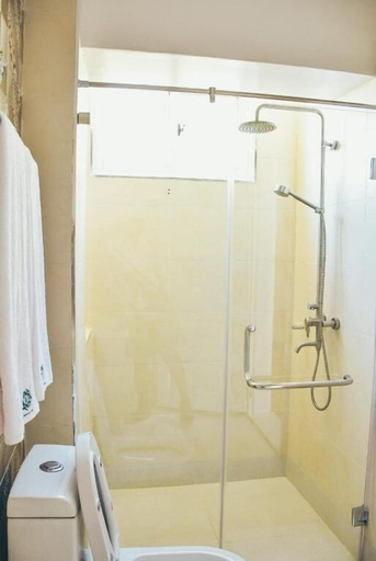Bathroom 3, The Warwick Hotel, Nanyuki, Kieni