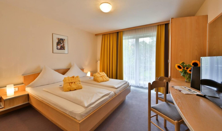 Bedroom 5, Sonnenhotel Bayerischer Hof, Cham