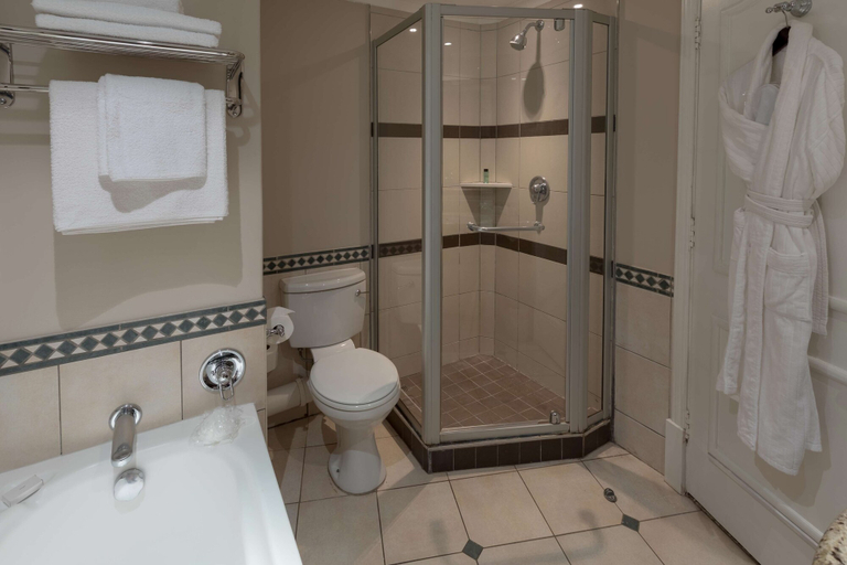 Bathroom 5, Southern Sun Mbombela, Ehlanzeni