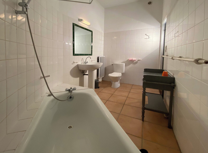 Bathroom 5, Orangerie de Cardet B&B, Gard
