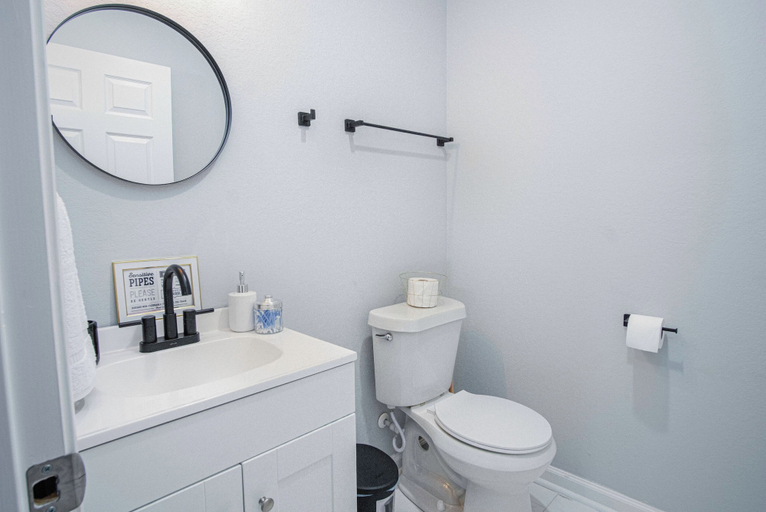 Bathroom 5, Exceptional 5BR So Close to Riverwalk and Downtown, Bexar