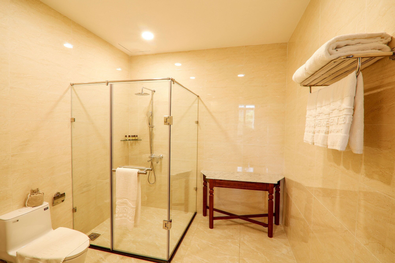 Bathroom 15