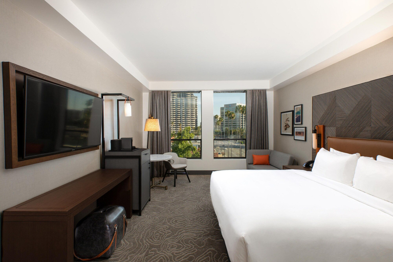 Bedroom 4, The Glenmark, Glendale, a Tribute Portfolio Hotel, Los Angeles